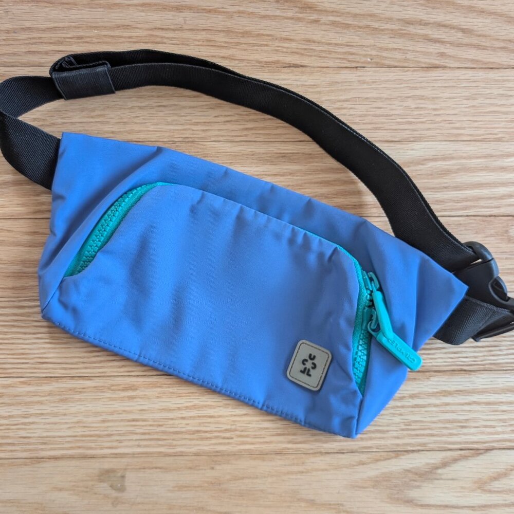 EUC Crumpler The Clam Chowder Fanny Pack Crossbody Bag Hip Pack waist belt purse